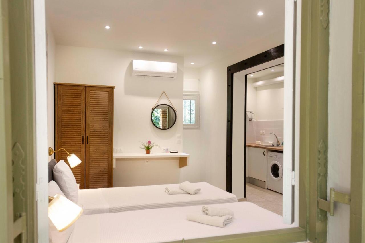 Seascape Elegant Residence Gouvia Marina Kontokali Extérieur photo